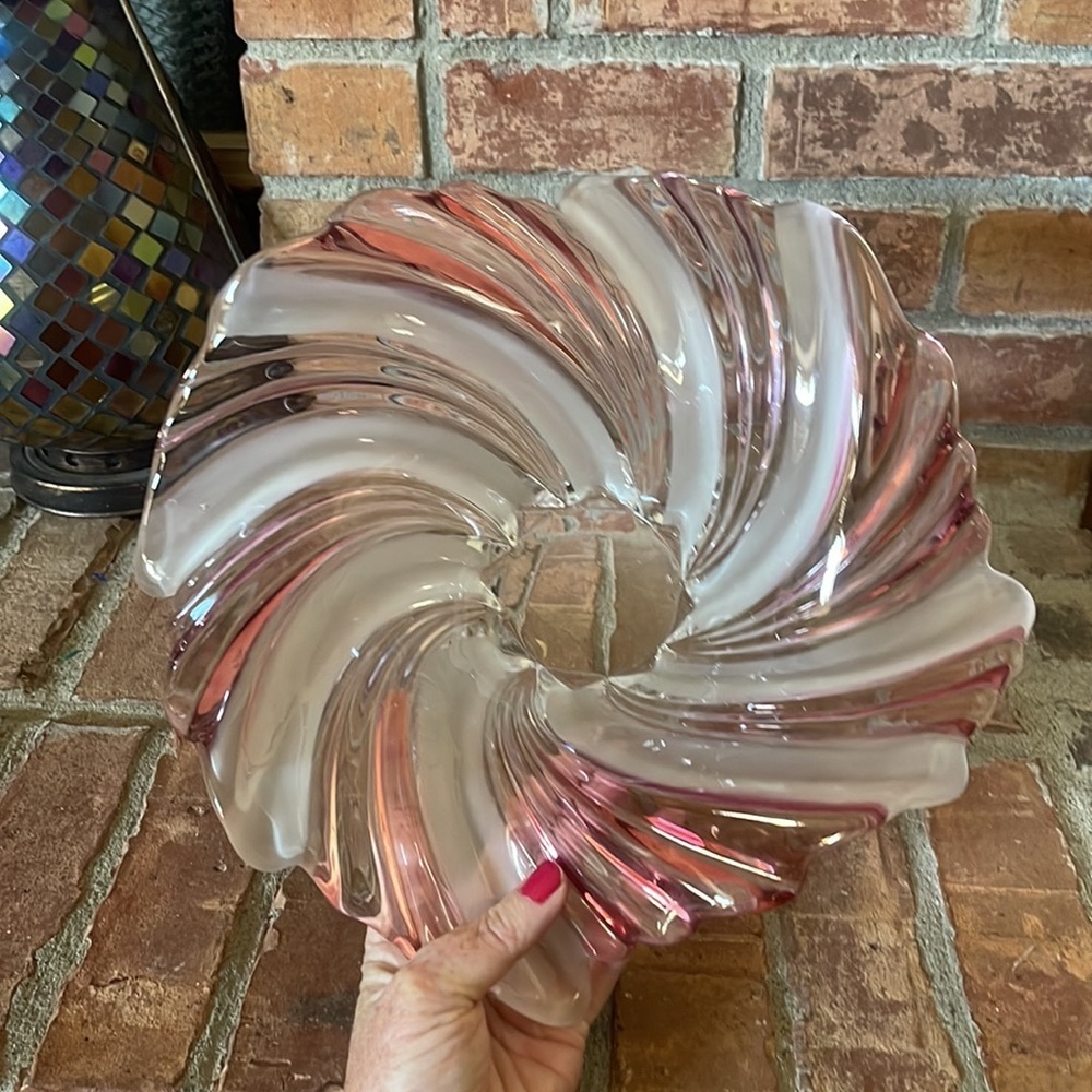 Frosted Glass & Pink Large Swirl Centerpiece Bowl - Picture 4 of 6
